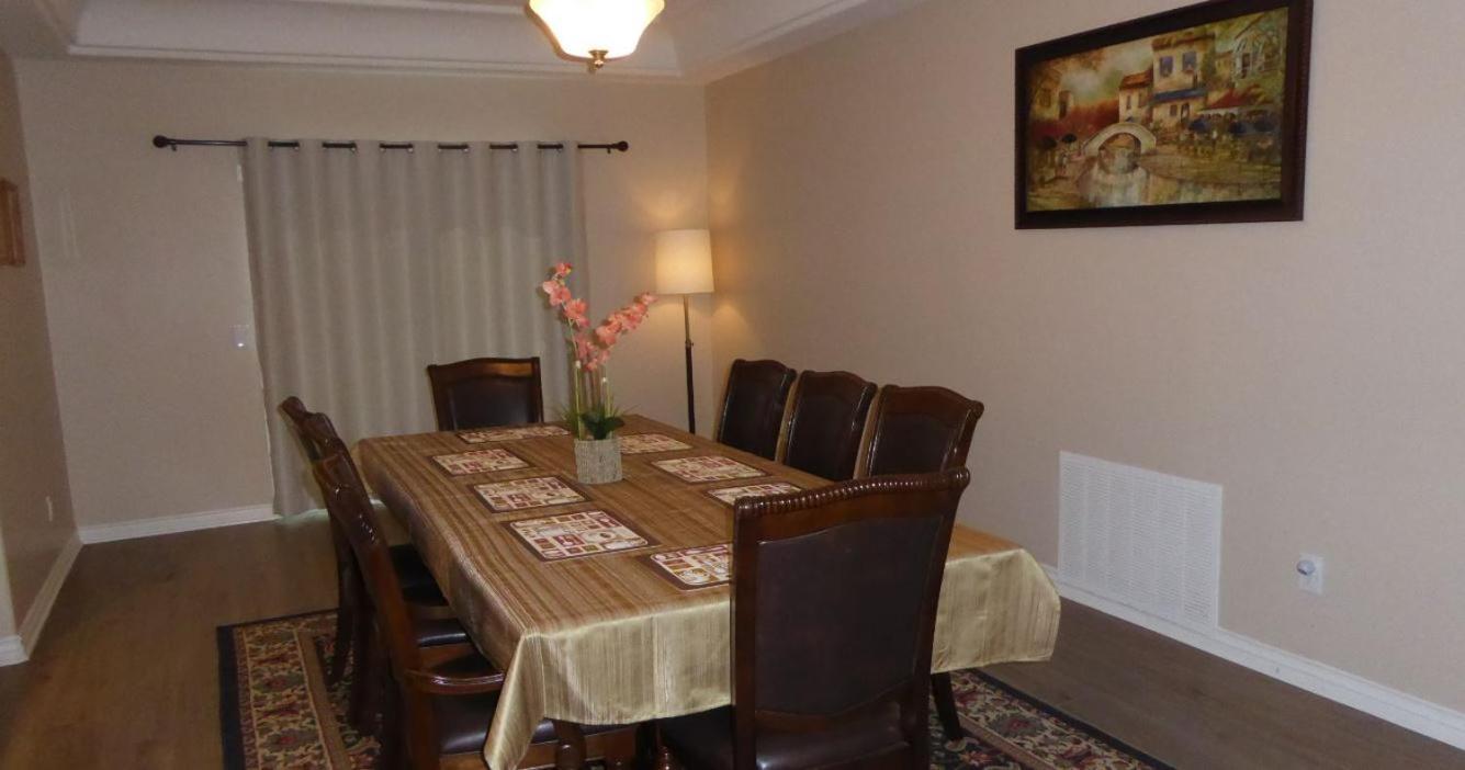 Mansion On The Hill Let 4 Rooms, 5Th Cost Extra Sage Eksteriør billede